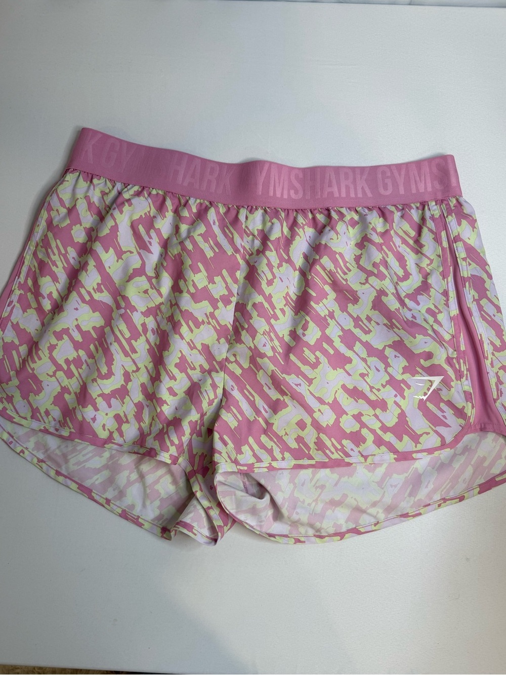 Gymshark Lightweight Athletic Workout Shorts Pink Camo Pattern Sz XXL